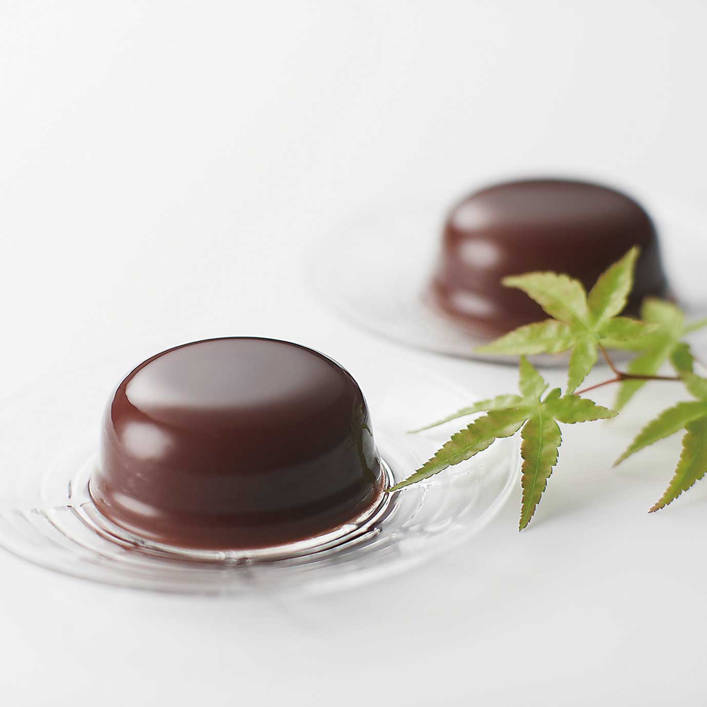 職人の技が息づく涼菓──水羊羹・抹茶水羊羹