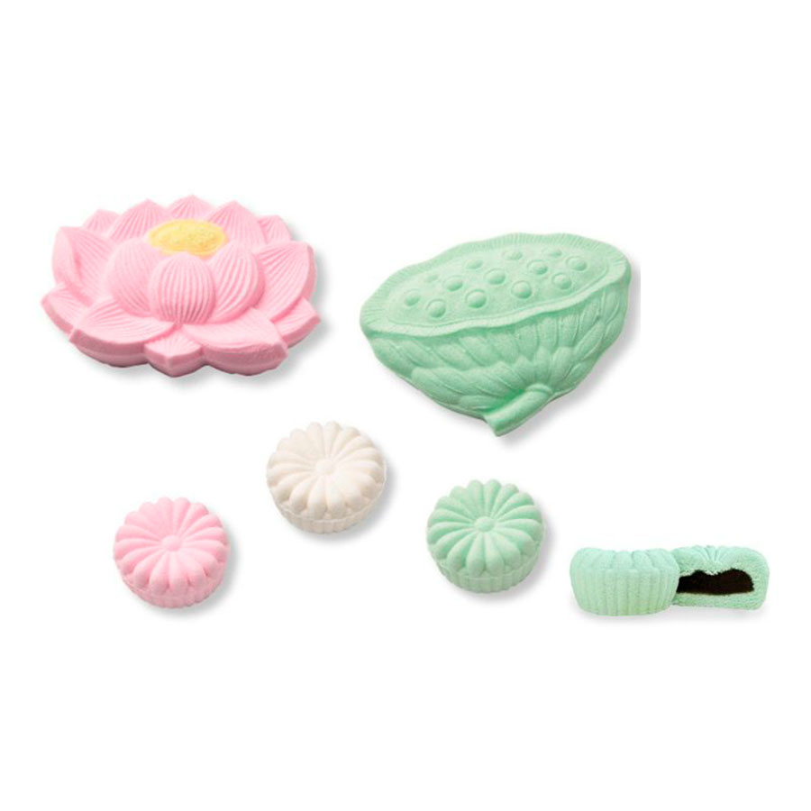 盆菓子「落雁（押物）」──召し上がってこそ本物です